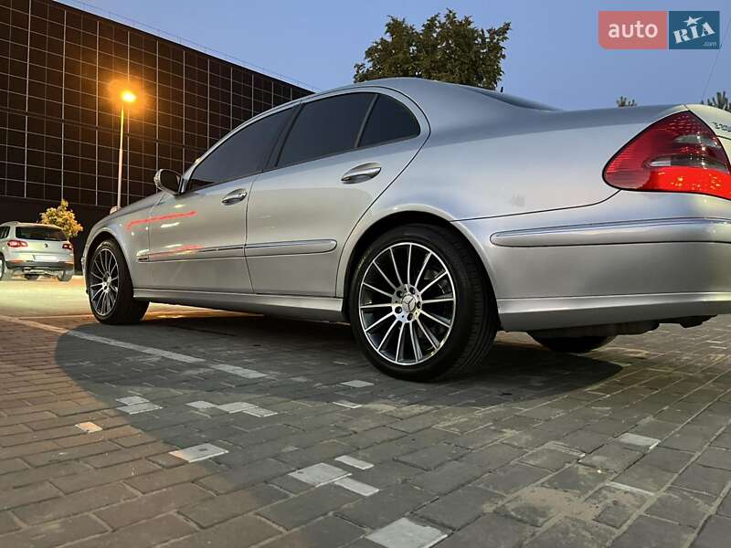 Седан Mercedes-Benz E-Class 2003 в 