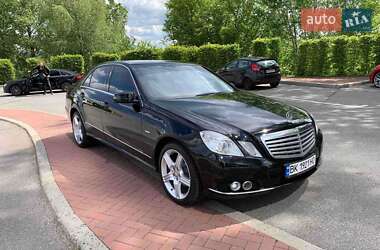 Седан Mercedes-Benz E-Class 2011 в Белогородке