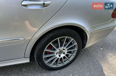 Седан Mercedes-Benz E-Class 2002 в 