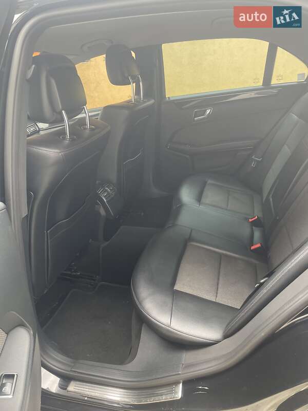 Седан Mercedes-Benz E-Class 2010 в Крайниково