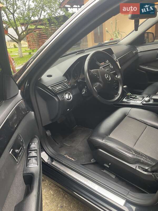 Седан Mercedes-Benz E-Class 2010 в Крайниково