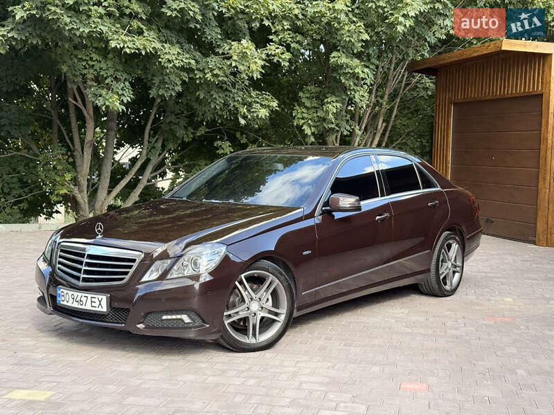 Седан Mercedes-Benz E-Class 2009 в 