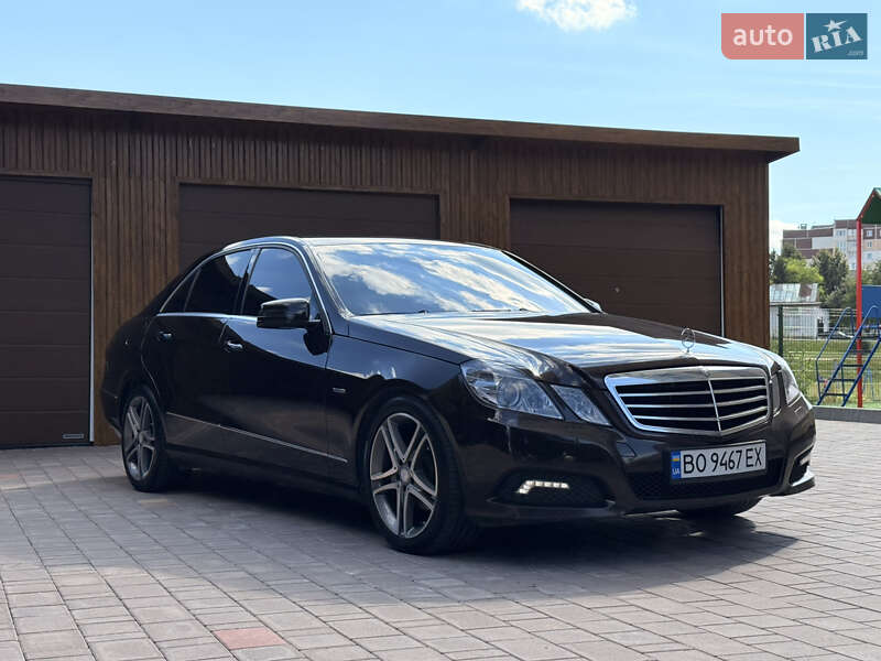 Седан Mercedes-Benz E-Class 2009 в Тернополе