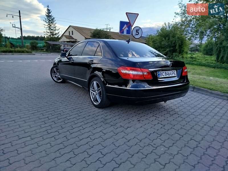 Седан Mercedes-Benz E-Class 2011 в Бродах
