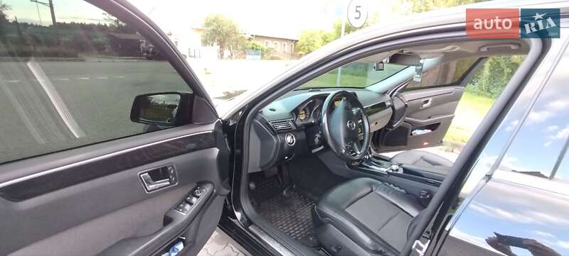 Седан Mercedes-Benz E-Class 2011 в Бродах
