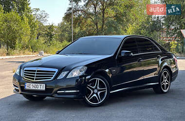 Седан Mercedes-Benz E-Class 2012 в Днепре