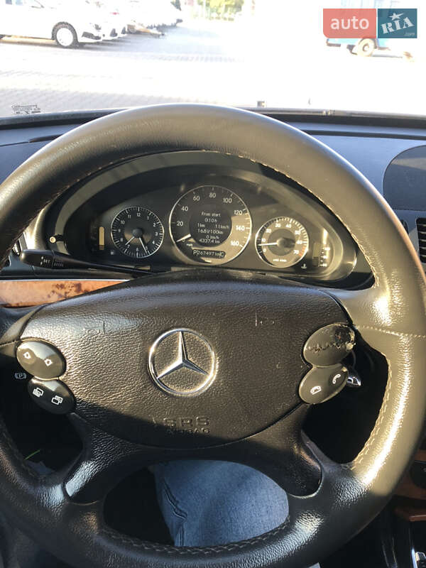 Седан Mercedes-Benz E-Class 2006 в Чернівцях