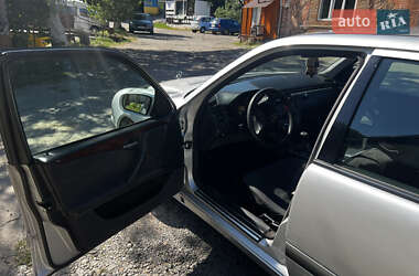 Седан Mercedes-Benz E-Class 2000 в 