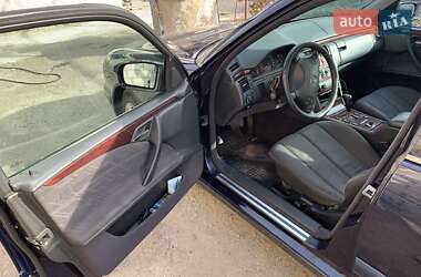 Седан Mercedes-Benz E-Class 2001 в 