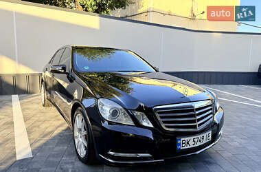 Седан Mercedes-Benz E-Class 2012 в Ровно
