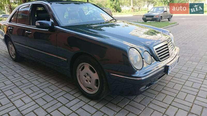 Седан Mercedes-Benz E-Class 2000 в Черкассах