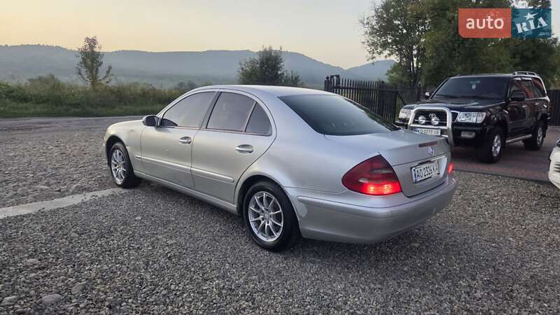 Седан Mercedes-Benz E-Class 2002 в Тячеве