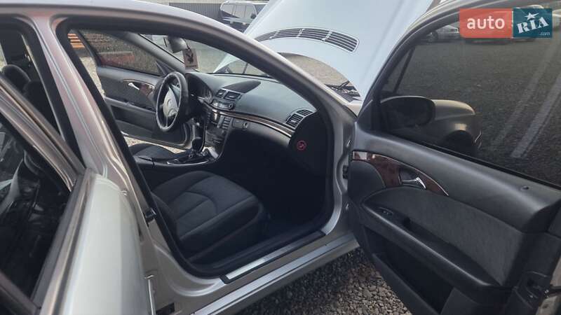Седан Mercedes-Benz E-Class 2002 в Тячеве