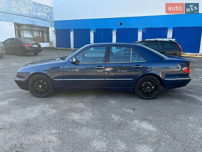 Седан Mercedes-Benz E-Class 2000 в Києві