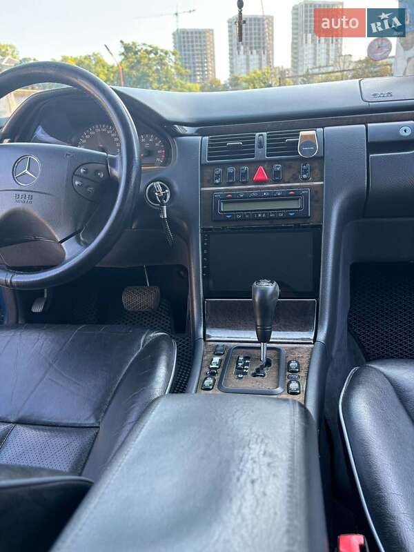 Седан Mercedes-Benz E-Class 2000 в Києві