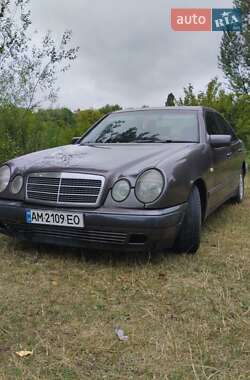 Седан Mercedes-Benz E-Class 1995 в Бердичеве
