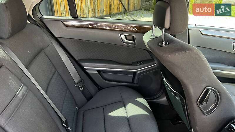 Седан Mercedes-Benz E-Class 2012 в Львові