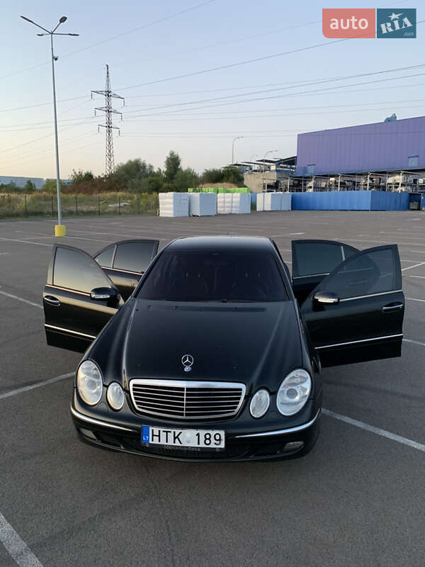 Mercedes-Benz E-Class 2002 Mercedes-Benz E-Class 2002