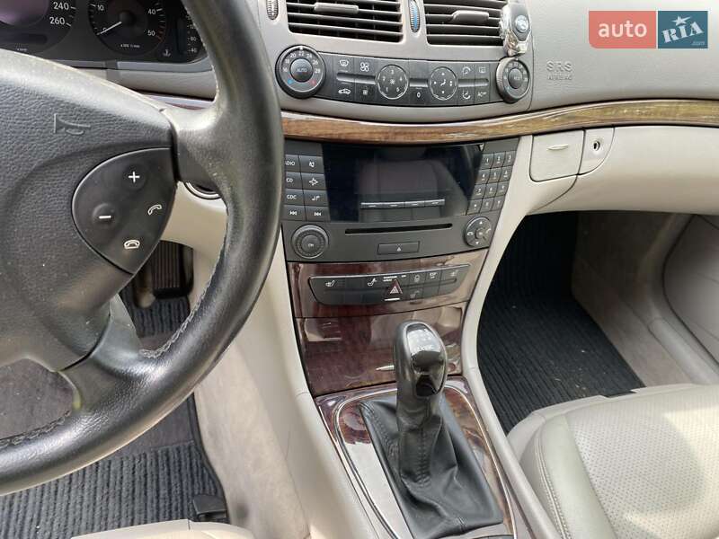 Седан Mercedes-Benz E-Class 2003 в Ивано-Франковске