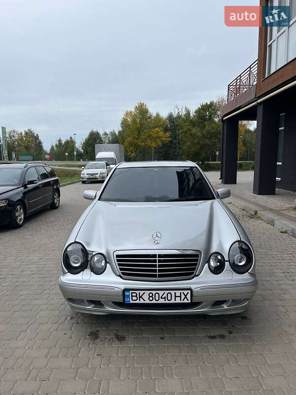 Mercedes-Benz E-Class 2001