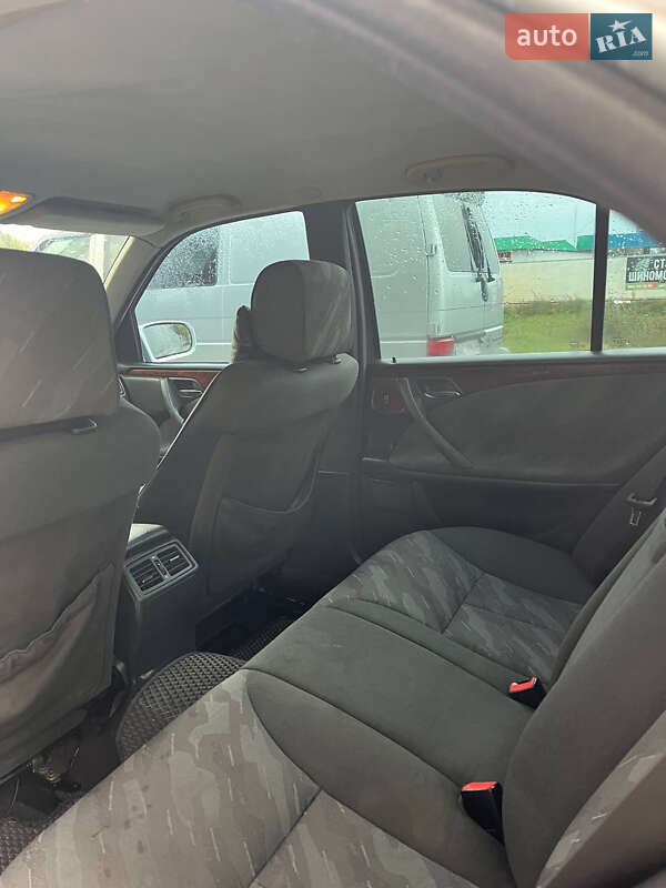 Седан Mercedes-Benz E-Class 2001 в Ратному