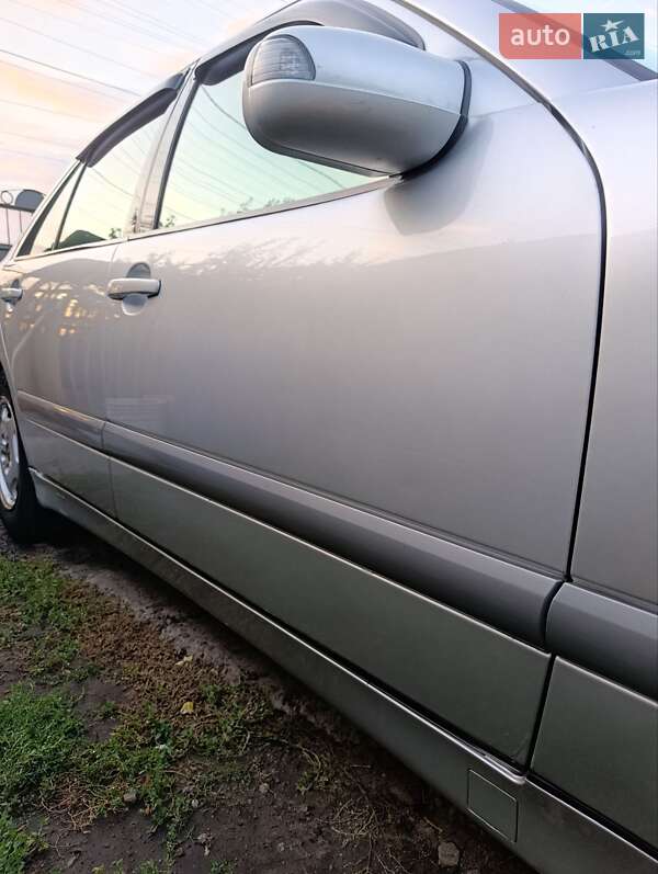 Седан Mercedes-Benz E-Class 2000 в Днепре