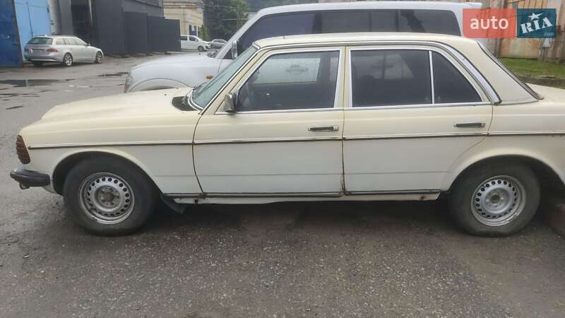 Седан Mercedes-Benz E-Class 1982 в Киеве фото 6 Седан Mercedes-Benz E-Class 1982 в Киеве