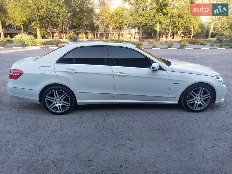 Седан Mercedes-Benz E-Class 2011 в Запорожье