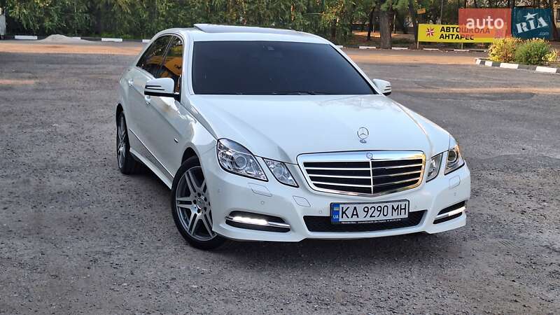 Седан Mercedes-Benz E-Class 2011 в Запорожье