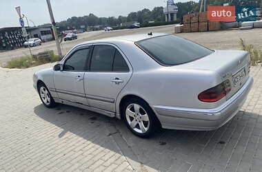 Седан Mercedes-Benz E-Class 2000 в 