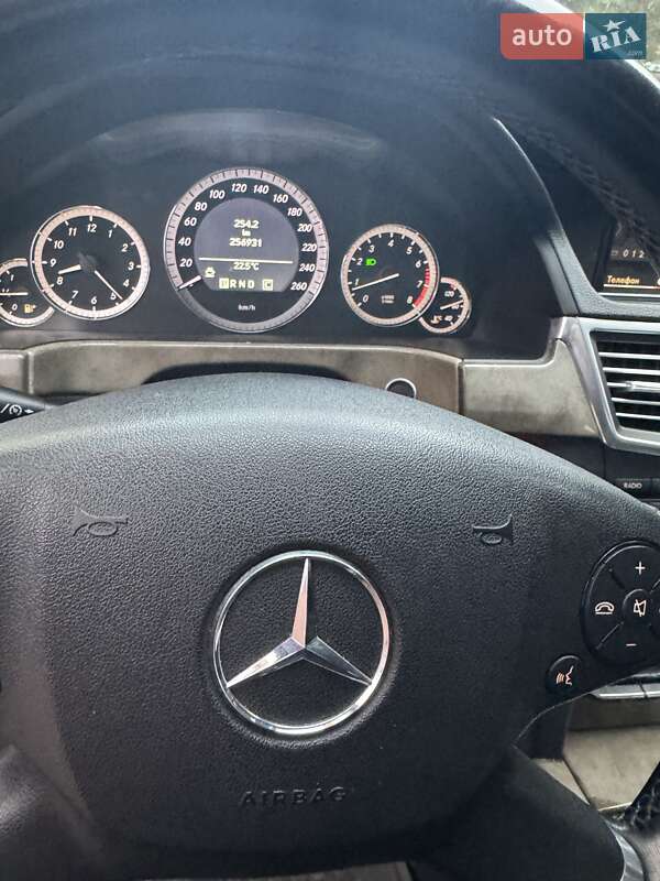 Седан Mercedes-Benz E-Class 2011 в Івано-Франківську