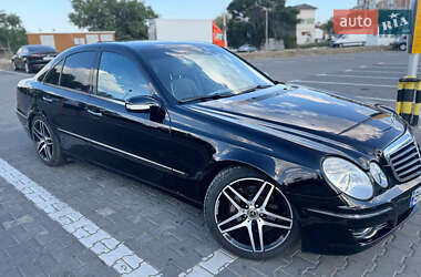 Седан Mercedes-Benz E-Class 2002 в 