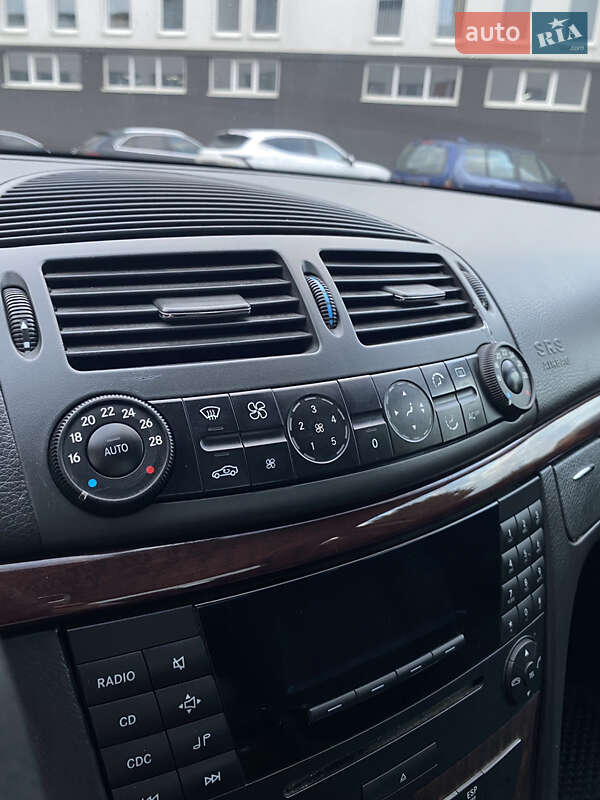 Седан Mercedes-Benz E-Class 2003 в Чернівцях