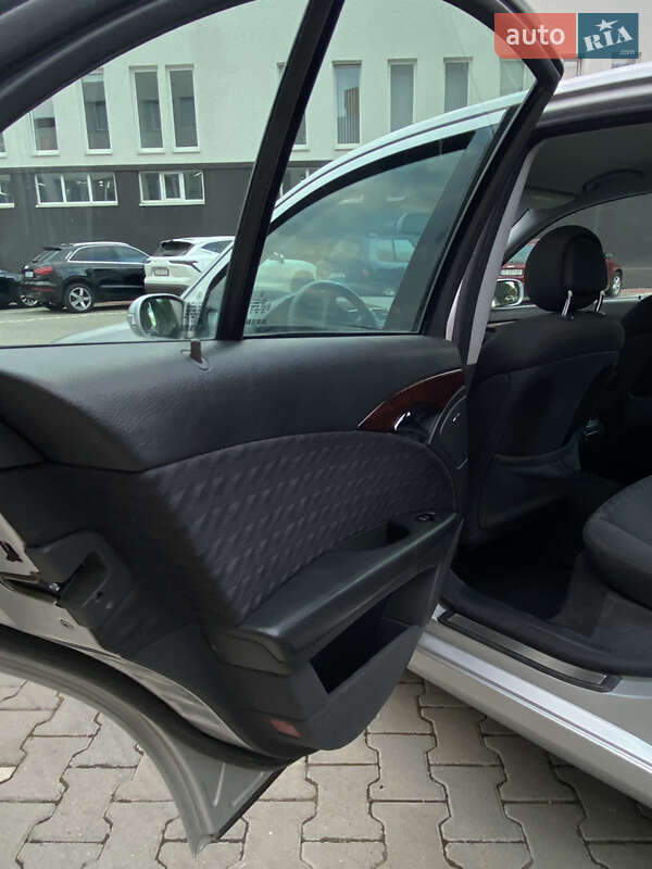 Седан Mercedes-Benz E-Class 2003 в Чернівцях