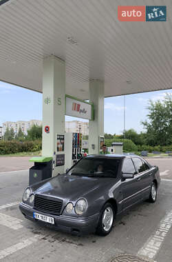 Седан Mercedes-Benz E-Class 1996 в Львові