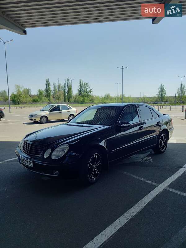 Седан Mercedes-Benz E-Class 2003 в Кривому Розі