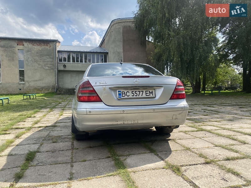 Седан Mercedes-Benz E-Class 2002 в Самборе