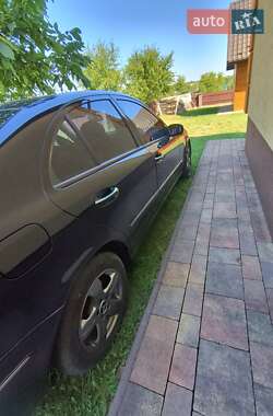 Седан Mercedes-Benz E-Class 2004 в 