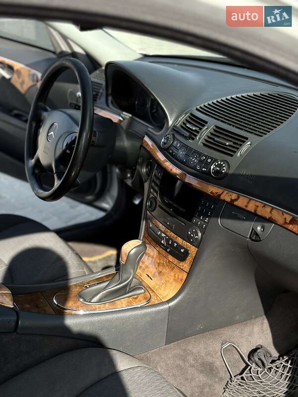 Седан Mercedes-Benz E-Class 2003 в Черкасах