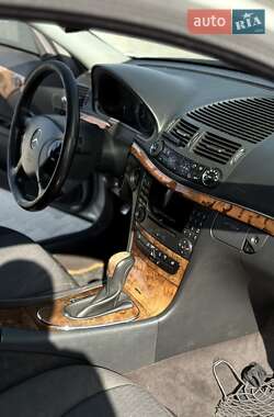 Седан Mercedes-Benz E-Class 2003 в  фото 17 Седан Mercedes-Benz E-Class 2003 в