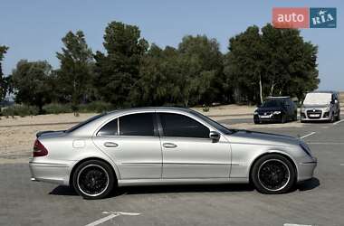Седан Mercedes-Benz E-Class 2003 в  фото 9 Седан Mercedes-Benz E-Class 2003 в