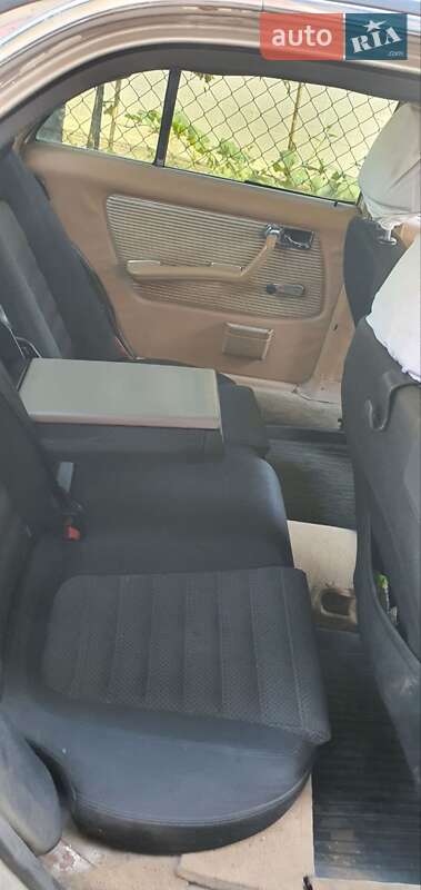 Седан Mercedes-Benz E-Class 1981 в Чернівцях фото 5 Седан Mercedes-Benz E-Class 1981 в Чернівцях