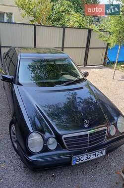 Седан Mercedes-Benz E-Class 2001 в Львові