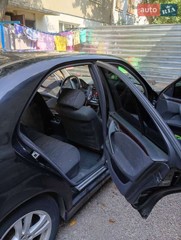 Седан Mercedes-Benz E-Class 2001 в Львові