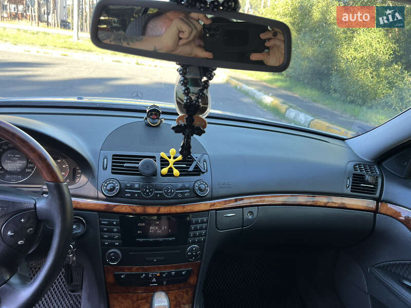 Седан Mercedes-Benz E-Class 2004 в Ірпені