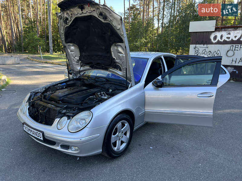 Седан Mercedes-Benz E-Class 2004 в Ірпені