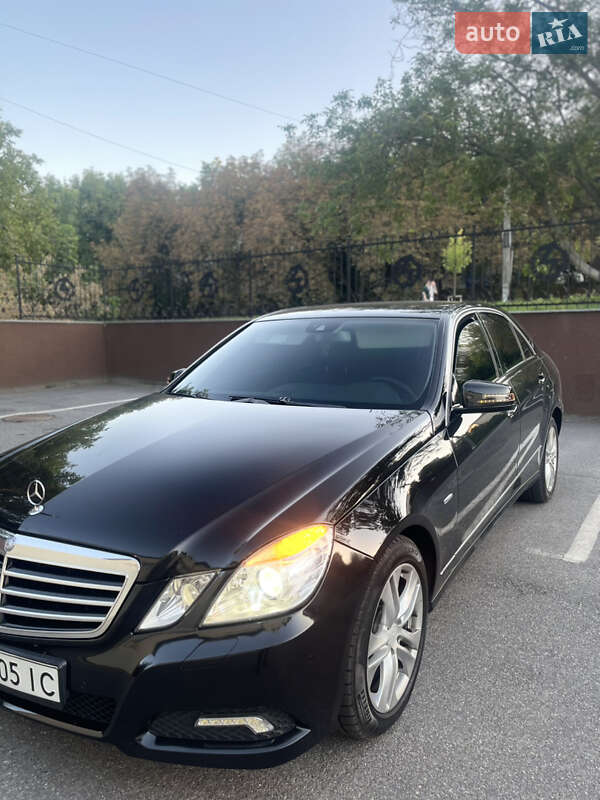 Седан Mercedes-Benz E-Class 2009 в Вінниці