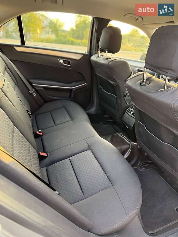 Седан Mercedes-Benz E-Class 2010 в Самборі