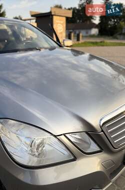 Седан Mercedes-Benz E-Class 2010 в 