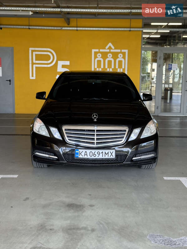 Седан Mercedes-Benz E-Class 2012 в Киеве фото 2 Седан Mercedes-Benz E-Class 2012 в Киеве